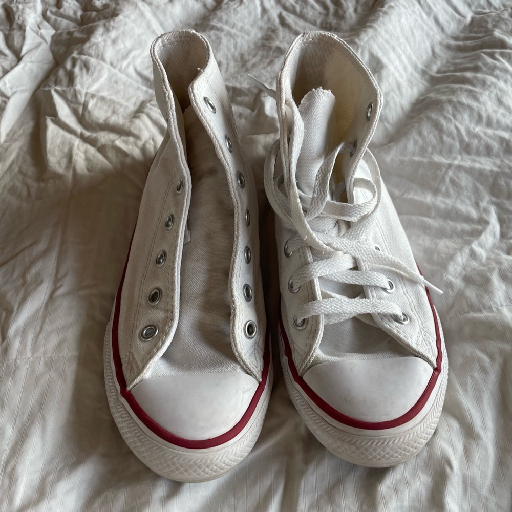 Chuck Taylor All Star Classic White High-Top Kids Sneakers